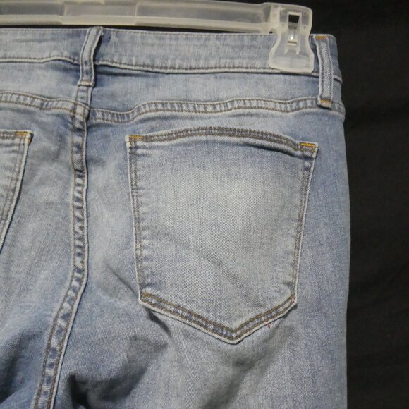 GAP DENIM | 30 regular | Medium Destroy | Faded Blue Distressed Denim - Picture 12 of 16